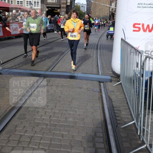 05.10.2025 - 20. swb-Marathon Bremen Yannick Fuchs http://msf.ph/oto/9237644 05.10.2025 11:06:15 Ziel 9355, 9438, 9786, 9931, 10081, 10095, 10100, 10101, 10192, 10462, 10587, 10597, 10623, 10848, 11134, 11231, 11525 meine-sportfotos.de