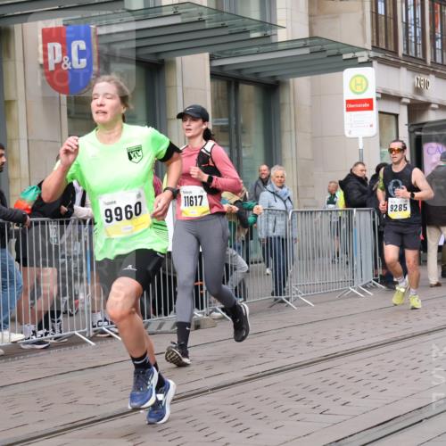 05.10.2025 - 20. swb-Marathon Bremen Strokosch-Dieckow http://msf.ph/oto/9237648 05.10.2025 10:45:36 Ziel 28, 9285, 9397, 9500, 9876, 9960, 10090, 10350, 10688, 10773, 10823, 10858, 11074, 11513, 11617, 28, 9285, 9397, 9500, 9876, 9960, 10090, 10350, 10688, 10773, 10823, 10858, 11074, 11513, 11617 meine-sportfotos.de