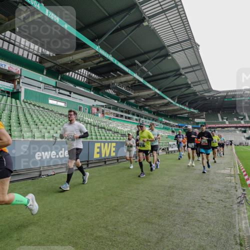 05.10.2025 - 20. swb-Marathon Bremen Michael Burmester http://msf.ph/oto/9237658 05.10.2025 13:01:06 Laufen im Stadion 52, 58, 72, 156, 335, 440, 488, 498, 575, 1017, 1082, 1116, 1182, 1238, 1273, 1423, 1471, 1968, 1973, 1998, 2007, 2196, 2235, 2330, 2369, 2433, 2446, 2504, 2661, 2668, 2706, 2712, 2806, 2822, 2995, 3209, 3293, 3360, 3604, 3605, 3877, 3979, 4034, 4035, 4128, 4216, 4263, 4329, 4502, 4788, 5011, 5048, 5080, 5121, 5150, 5183, 5272, 5329, 5414, 5610, 5663, 5727, 5752, 5836, 5841, 5985, 6027, 6057, 6082, 6440, 6523, 6704, 47, 271, 283, 491, 498, 694, 1606, 1806, 2518, 2745, 2915 meine-sportfotos.de