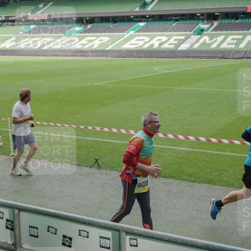 05.10.2025 - 20. swb-Marathon Bremen Michael Burmester http://msf.ph/oto/9237664 05.10.2025 10:33:14 Laufen im Stadion 7077, 7165, 9187, 9195, 9197, 9221, 9258, 9260, 9282, 9295, 9318, 9359, 9367, 9392, 9402, 9407, 9424, 9461, 9464, 9475, 9492, 9494, 9539, 9541, 9548, 9569, 9570, 9574, 9577, 9633, 9650, 9654, 9703, 9717, 9754, 9835, 9855, 9856, 9900, 9918, 9933, 9935, 9939, 9950, 10007, 10008, 10032, 10034, 10042, 10046, 10097, 10174, 10232, 10233, 10234, 10253, 10256, 10308, 10309, 10323, 10326, 10349, 10387, 10394, 10402, 10436, 10475, 10484, 10487, 10533, 10915, 10992, 7165 meine-sportfotos.de
