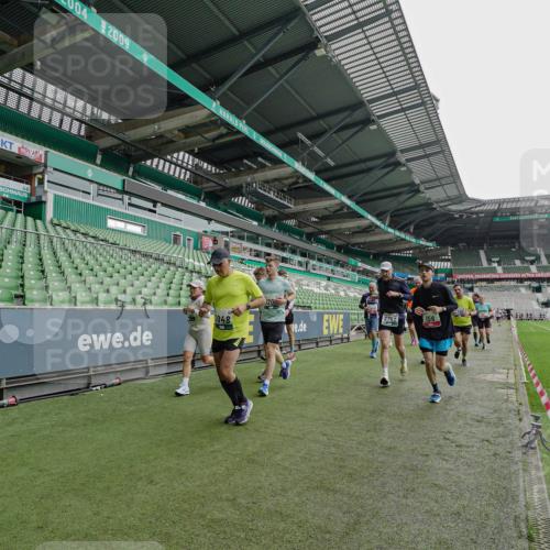 05.10.2025 - 20. swb-Marathon Bremen Michael Burmester http://msf.ph/oto/9237668 05.10.2025 13:01:06 Laufen im Stadion 52, 58, 72, 156, 335, 440, 488, 498, 575, 1017, 1082, 1116, 1182, 1238, 1273, 1423, 1471, 1968, 1973, 1998, 2007, 2196, 2235, 2330, 2369, 2433, 2446, 2504, 2661, 2668, 2706, 2712, 2806, 2822, 2995, 3209, 3293, 3360, 3604, 3605, 3877, 3979, 4034, 4035, 4128, 4216, 4263, 4329, 4502, 4788, 5011, 5048, 5080, 5121, 5150, 5183, 5272, 5329, 5414, 5610, 5663, 5727, 5752, 5836, 5841, 5985, 6027, 6057, 6082, 6440, 6523, 6704, 47, 271, 283, 491, 498, 694, 1606, 1806, 2518, 2745, 2915 meine-sportfotos.de