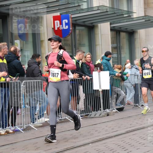 05.10.2025 - 20. swb-Marathon Bremen Strokosch-Dieckow http://msf.ph/oto/9237673 05.10.2025 10:45:37 Ziel 28, 9285, 9397, 9500, 9876, 9960, 10090, 10350, 10688, 10773, 10823, 10858, 11074, 11446, 11513, 11617, 28, 9285, 9397, 9500, 9876, 9960, 10090, 10350, 10688, 10773, 10823, 10858, 11074, 11446, 11513, 11617 meine-sportfotos.de