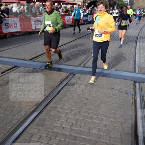 05.10.2025 - 20. swb-Marathon Bremen Yannick Fuchs http://msf.ph/oto/9237677 05.10.2025 11:06:15 Ziel 9355, 9438, 9786, 9931, 10081, 10095, 10100, 10101, 10192, 10462, 10587, 10597, 10623, 10848, 11134, 11231, 11525 meine-sportfotos.de