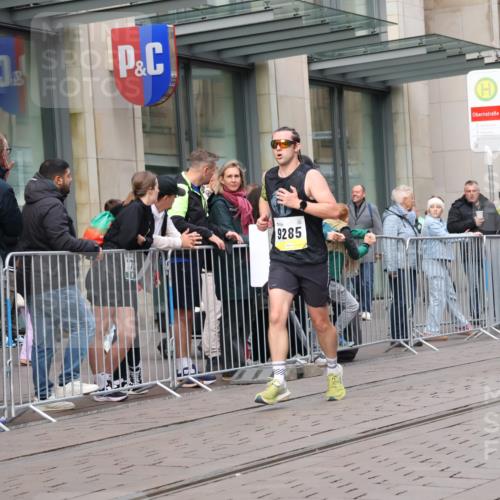 05.10.2025 - 20. swb-Marathon Bremen Strokosch-Dieckow http://msf.ph/oto/9237696 05.10.2025 10:45:38 Ziel 9285, 9397, 9500, 9876, 9960, 10090, 10350, 10688, 10773, 10823, 10858, 11074, 11446, 11513, 11617, 9285, 9397, 9500, 9876, 9960, 10090, 10350, 10688, 10773, 10823, 10858, 11074, 11446, 11513, 11617 meine-sportfotos.de