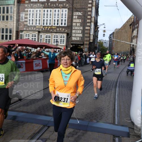 05.10.2025 - 20. swb-Marathon Bremen Yannick Fuchs http://msf.ph/oto/9237698 05.10.2025 11:06:16 Ziel 9355, 9438, 9786, 10081, 10095, 10100, 10101, 10192, 10249, 10462, 10587, 10597, 10623, 10848, 11134, 11231, 11296, 11525 meine-sportfotos.de