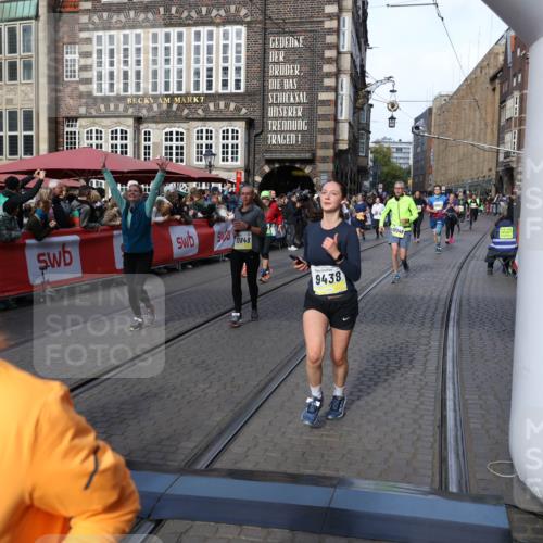 05.10.2025 - 20. swb-Marathon Bremen Yannick Fuchs http://msf.ph/oto/9237719 05.10.2025 11:06:16 Ziel 9355, 9438, 9786, 10081, 10095, 10100, 10101, 10192, 10249, 10462, 10587, 10597, 10623, 10848, 11134, 11231, 11296, 11525 meine-sportfotos.de