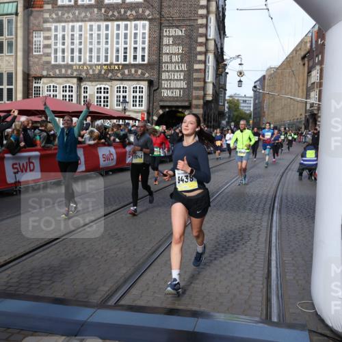 05.10.2025 - 20. swb-Marathon Bremen Yannick Fuchs http://msf.ph/oto/9237734 05.10.2025 11:06:16 Ziel 9355, 9438, 9786, 10081, 10095, 10100, 10101, 10192, 10249, 10462, 10587, 10597, 10623, 10848, 11134, 11231, 11296, 11525 meine-sportfotos.de