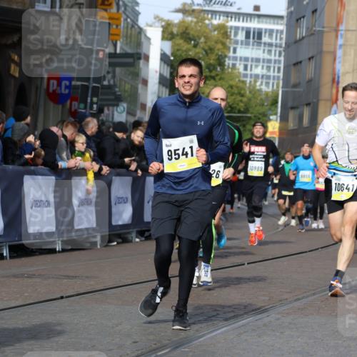 05.10.2025 - 20. swb-Marathon Bremen Strokosch-Dieckow http://msf.ph/oto/9237738 05.10.2025 10:56:04 Ziel 9541, 9811, 9950, 9968, 10006, 10009, 10015, 10394, 10641, 10664, 10675, 10959, 10989, 11095, 11148, 11366, 11620, 11626, 11693 meine-sportfotos.de