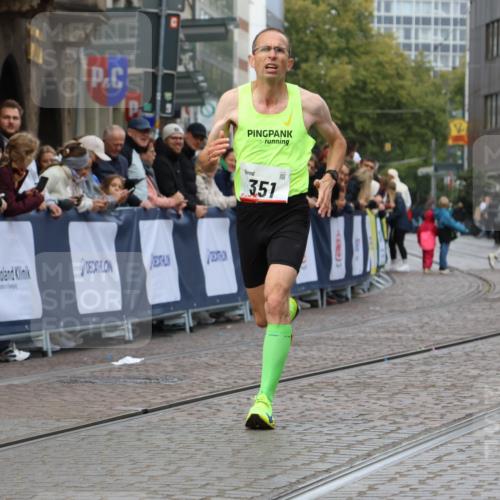 05.10.2025 - 20. swb-Marathon Bremen Strokosch-Dieckow http://msf.ph/oto/9237746 05.10.2025 12:40:36 Ziel 351 meine-sportfotos.de