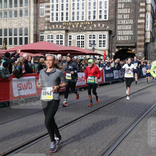 05.10.2025 - 20. swb-Marathon Bremen Yannick Fuchs http://msf.ph/oto/9237774 05.10.2025 11:06:17 Ziel 9387, 9438, 9786, 10081, 10100, 10101, 10192, 10249, 10462, 10623, 10848, 11231, 11296, 11433, 11525 meine-sportfotos.de