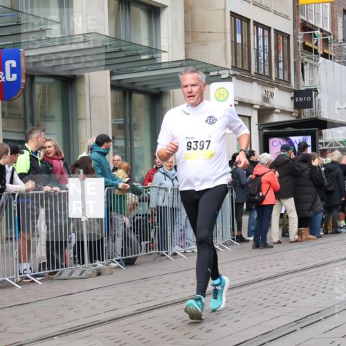 05.10.2025 - 20. swb-Marathon Bremen Strokosch-Dieckow http://msf.ph/oto/9237776 05.10.2025 10:45:42 Ziel 9285, 9397, 9500, 9876, 10090, 10688, 10773, 10858, 11074, 11446, 11513, 11617, 9285, 9397, 9500, 9876, 10090, 10688, 10773, 10858, 11074, 11446, 11513, 11617 meine-sportfotos.de