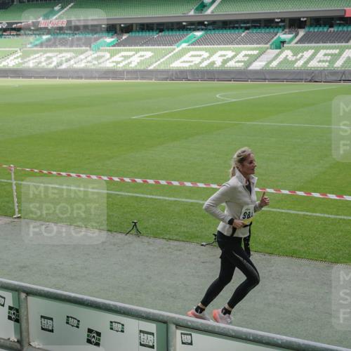 05.10.2025 - 20. swb-Marathon Bremen Michael Burmester http://msf.ph/oto/9237777 05.10.2025 10:33:17 Laufen im Stadion 7077, 9187, 9195, 9197, 9221, 9258, 9260, 9282, 9295, 9318, 9359, 9367, 9392, 9402, 9407, 9424, 9461, 9464, 9475, 9492, 9494, 9539, 9541, 9548, 9560, 9569, 9570, 9574, 9577, 9633, 9650, 9654, 9703, 9717, 9754, 9835, 9855, 9856, 9900, 9918, 9933, 9935, 9939, 9950, 10007, 10008, 10032, 10034, 10042, 10097, 10174, 10232, 10233, 10234, 10253, 10256, 10308, 10309, 10323, 10326, 10349, 10387, 10394, 10402, 10436, 10475, 10484, 10533, 10591, 10755, 10915, 10992, 7165 meine-sportfotos.de