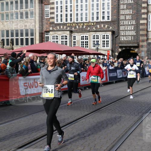 05.10.2025 - 20. swb-Marathon Bremen Yannick Fuchs http://msf.ph/oto/9237782 05.10.2025 11:06:17 Ziel 9387, 9438, 9786, 10081, 10100, 10101, 10192, 10249, 10462, 10623, 10848, 11231, 11296, 11433, 11525 meine-sportfotos.de