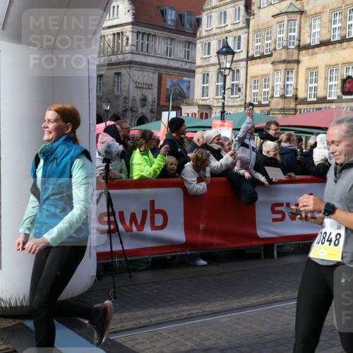 05.10.2025 - 20. swb-Marathon Bremen Yannick Fuchs http://msf.ph/oto/9237809 05.10.2025 11:06:18 Ziel 9387, 9438, 9786, 10100, 10101, 10192, 10249, 10462, 10623, 10848, 11231, 11296, 11433, 11525 meine-sportfotos.de