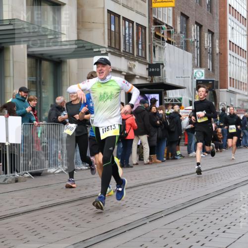 05.10.2025 - 20. swb-Marathon Bremen Strokosch-Dieckow http://msf.ph/oto/9237811 05.10.2025 10:45:48 Ziel 9351, 9362, 9397, 9400, 9500, 9876, 9921, 10090, 10688, 10858, 11074, 11446, 11462, 11513, 11617, 9351, 9362, 9397, 9400, 9500, 9876, 9921, 10090, 10688, 10858, 11074, 11446, 11462, 11513, 11617 meine-sportfotos.de
