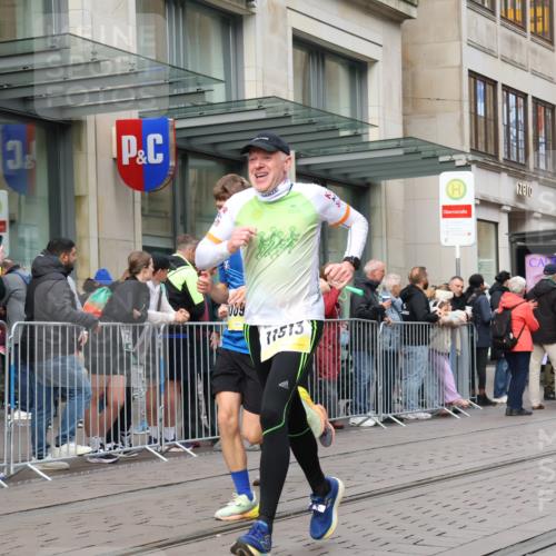 05.10.2025 - 20. swb-Marathon Bremen Strokosch-Dieckow http://msf.ph/oto/9237836 05.10.2025 10:45:48 Ziel 9351, 9362, 9397, 9400, 9500, 9876, 9921, 10090, 10688, 10858, 11074, 11446, 11462, 11513, 11617, 9351, 9362, 9397, 9400, 9500, 9876, 9921, 10090, 10688, 10858, 11074, 11446, 11462, 11513, 11617 meine-sportfotos.de