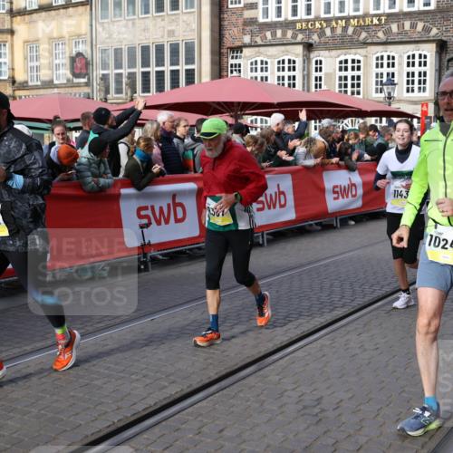 05.10.2025 - 20. swb-Marathon Bremen Yannick Fuchs http://msf.ph/oto/9237857 05.10.2025 11:06:19 Ziel 7979, 9387, 9438, 9712, 9786, 10100, 10101, 10192, 10249, 10462, 10623, 10848, 11065, 11092, 11231, 11296, 11433 meine-sportfotos.de