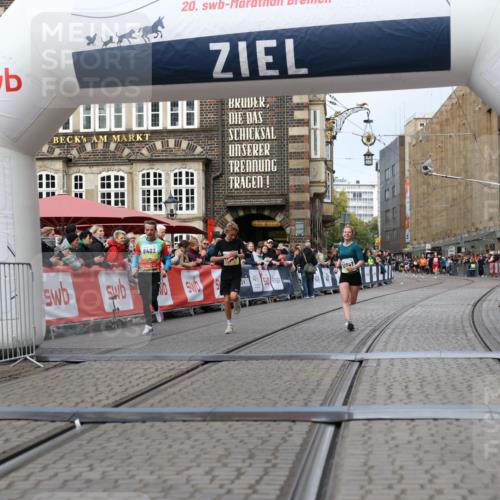 05.10.2025 - 20. swb-Marathon Bremen Yannick Fuchs http://msf.ph/oto/9237862 05.10.2025 10:39:11 Ziel 9403, 10847, 11594 meine-sportfotos.de
