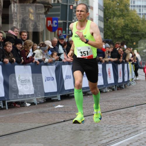 05.10.2025 - 20. swb-Marathon Bremen Strokosch-Dieckow http://msf.ph/oto/9237877 05.10.2025 12:40:36 Ziel 351 meine-sportfotos.de
