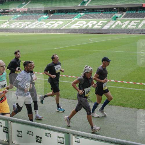 05.10.2025 - 20. swb-Marathon Bremen Michael Burmester http://msf.ph/oto/9237899 05.10.2025 10:33:23 Laufen im Stadion 7077, 9000, 9195, 9197, 9221, 9258, 9260, 9282, 9295, 9318, 9359, 9367, 9392, 9402, 9407, 9424, 9461, 9464, 9492, 9520, 9539, 9541, 9560, 9569, 9570, 9574, 9577, 9633, 9650, 9654, 9703, 9717, 9754, 9811, 9835, 9855, 9856, 9900, 9918, 9933, 9935, 9939, 9950, 10008, 10032, 10034, 10042, 10097, 10174, 10232, 10233, 10234, 10253, 10256, 10308, 10309, 10323, 10326, 10349, 10387, 10394, 10402, 10436, 10475, 10484, 10533, 10591, 10755, 10794, 10915, 10992, 7165 meine-sportfotos.de