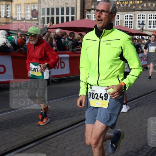05.10.2025 - 20. swb-Marathon Bremen Yannick Fuchs http://msf.ph/oto/9237900 05.10.2025 11:06:19 Ziel 7979, 9387, 9438, 9712, 9786, 10100, 10101, 10192, 10249, 10462, 10623, 10848, 11065, 11092, 11231, 11296, 11433 meine-sportfotos.de