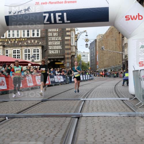 05.10.2025 - 20. swb-Marathon Bremen Yannick Fuchs http://msf.ph/oto/9237902 05.10.2025 10:39:11 Ziel 9403, 10847, 11594 meine-sportfotos.de
