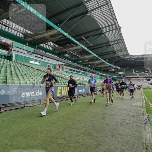 05.10.2025 - 20. swb-Marathon Bremen Michael Burmester http://msf.ph/oto/9237917 05.10.2025 13:01:32 Laufen im Stadion 58, 152, 156, 335, 428, 440, 488, 493, 546, 672, 979, 1082, 1238, 1273, 1361, 1732, 1759, 1893, 1933, 1973, 1996, 1998, 2096, 2102, 2196, 2235, 2245, 2330, 2369, 2433, 2446, 2555, 2565, 2661, 2706, 2712, 2796, 2918, 2991, 2995, 3053, 3208, 3209, 3360, 3387, 3604, 3662, 3663, 3673, 3877, 4086, 4128, 4263, 4329, 4364, 4618, 4882, 4947, 4980, 5011, 5048, 5080, 5121, 5150, 5309, 5414, 5557, 5570, 5580, 5727, 5731, 5752, 5985, 6082, 52 meine-sportfotos.de