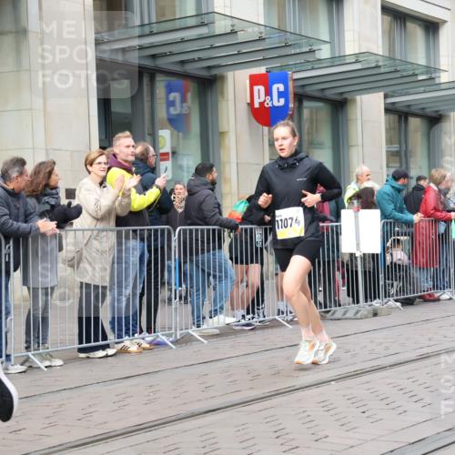 05.10.2025 - 20. swb-Marathon Bremen Strokosch-Dieckow http://msf.ph/oto/9237942 05.10.2025 10:45:52 Ziel 9351, 9362, 9400, 9500, 9921, 10090, 10688, 10858, 11074, 11446, 11462, 11513, 9351, 9362, 9400, 9500, 9921, 10090, 10688, 10858, 11074, 11446, 11462, 11513 meine-sportfotos.de