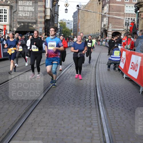 05.10.2025 - 20. swb-Marathon Bremen Yannick Fuchs http://msf.ph/oto/9237959 05.10.2025 11:06:20 Ziel 7979, 9228, 9387, 9438, 9523, 9712, 9786, 10100, 10152, 10192, 10243, 10249, 10374, 10462, 10623, 10848, 11065, 11092, 11231, 11296, 11433 meine-sportfotos.de