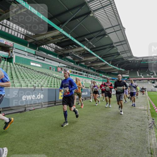 05.10.2025 - 20. swb-Marathon Bremen Michael Burmester http://msf.ph/oto/9237964 05.10.2025 13:01:34 Laufen im Stadion 58, 152, 156, 335, 428, 440, 488, 493, 546, 672, 979, 1082, 1238, 1273, 1361, 1732, 1759, 1893, 1933, 1973, 1996, 1998, 2096, 2102, 2196, 2235, 2245, 2330, 2369, 2433, 2555, 2565, 2661, 2706, 2712, 2796, 2918, 2991, 2995, 3053, 3208, 3209, 3360, 3387, 3662, 3663, 3673, 3877, 4086, 4128, 4263, 4329, 4364, 4409, 4618, 4882, 4947, 4980, 5011, 5048, 5080, 5121, 5150, 5309, 5414, 5557, 5570, 5580, 5727, 5731, 5752, 5934, 5985, 6082, 52 meine-sportfotos.de