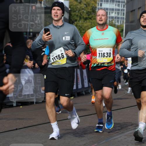 05.10.2025 - 20. swb-Marathon Bremen Strokosch-Dieckow http://msf.ph/oto/9237965 05.10.2025 10:56:10 Ziel 9258, 9811, 9855, 9968, 10006, 10009, 10664, 10989, 10992, 11095, 11364, 11366, 11554, 11620, 11630, 11693, 11741 meine-sportfotos.de