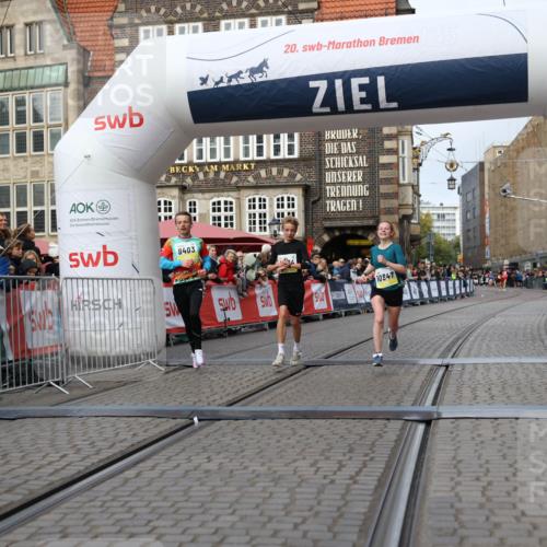 05.10.2025 - 20. swb-Marathon Bremen Yannick Fuchs http://msf.ph/oto/9237966 05.10.2025 10:39:12 Ziel 9403, 10847, 11594 meine-sportfotos.de