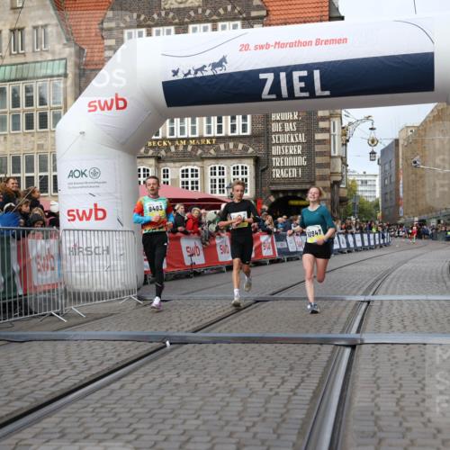 05.10.2025 - 20. swb-Marathon Bremen Yannick Fuchs http://msf.ph/oto/9237985 05.10.2025 10:39:12 Ziel 9403, 10847, 11594 meine-sportfotos.de