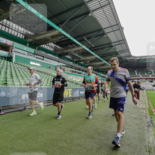 05.10.2025 - 20. swb-Marathon Bremen Michael Burmester http://msf.ph/oto/9238018 05.10.2025 13:01:38 Laufen im Stadion 58, 152, 156, 335, 428, 440, 488, 493, 546, 672, 772, 979, 1030, 1082, 1238, 1273, 1361, 1732, 1759, 1893, 1933, 1973, 1996, 1998, 2096, 2102, 2196, 2235, 2245, 2330, 2369, 2433, 2555, 2565, 2661, 2712, 2796, 2910, 2918, 2991, 2995, 3053, 3206, 3208, 3209, 3387, 3662, 3663, 3673, 3877, 4086, 4128, 4263, 4329, 4364, 4409, 4618, 4705, 4882, 4947, 4980, 5048, 5080, 5121, 5150, 5309, 5414, 5557, 5570, 5580, 5727, 5731, 5752, 5934, 5985, 6082, 6157 meine-sportfotos.de