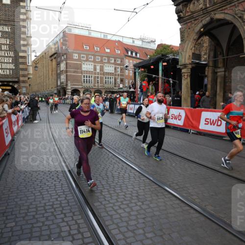 05.10.2025 - 20. swb-Marathon Bremen Yannick Fuchs http://msf.ph/oto/9238041 05.10.2025 11:06:55 Ziel 9321, 9605, 9826, 10001, 10148, 10168, 10498, 10580, 10747, 10748, 10937, 11355, 11389, 11414, 11497, 11565, 11747 meine-sportfotos.de