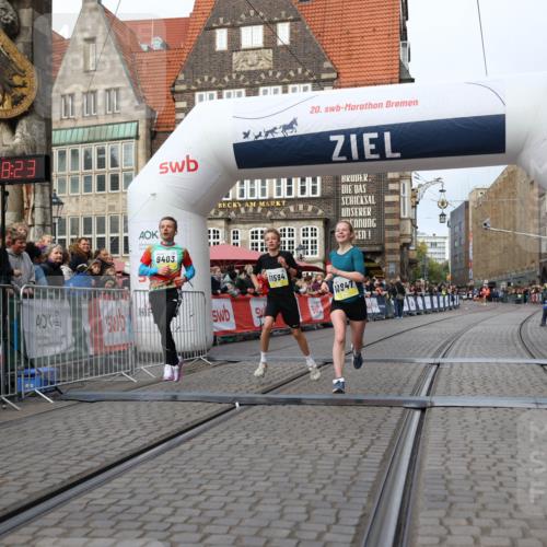 05.10.2025 - 20. swb-Marathon Bremen Yannick Fuchs http://msf.ph/oto/9238049 05.10.2025 10:39:12 Ziel 9403, 10847, 11594 meine-sportfotos.de