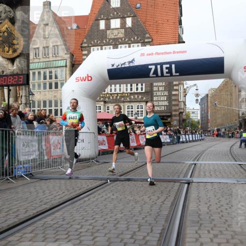 05.10.2025 - 20. swb-Marathon Bremen Yannick Fuchs http://msf.ph/oto/9238071 05.10.2025 10:39:13 Ziel 9403, 10847, 11594 meine-sportfotos.de