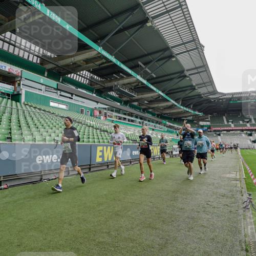 05.10.2025 - 20. swb-Marathon Bremen Michael Burmester http://msf.ph/oto/9238073 05.10.2025 13:01:42 Laufen im Stadion 58, 152, 156, 335, 428, 440, 488, 493, 546, 672, 772, 979, 1030, 1082, 1238, 1256, 1273, 1348, 1361, 1452, 1732, 1759, 1856, 1893, 1933, 1996, 2096, 2102, 2235, 2245, 2330, 2433, 2555, 2565, 2712, 2796, 2910, 2912, 2918, 2991, 2995, 3053, 3206, 3208, 3209, 3387, 3525, 3526, 3662, 3663, 3673, 3877, 4017, 4018, 4086, 4128, 4329, 4364, 4409, 4618, 4705, 4882, 4947, 4980, 5048, 5080, 5121, 5150, 5309, 5414, 5557, 5570, 5580, 5727, 5731, 5752, 5934, 5985, 6082, 6157 meine-sportfotos.de