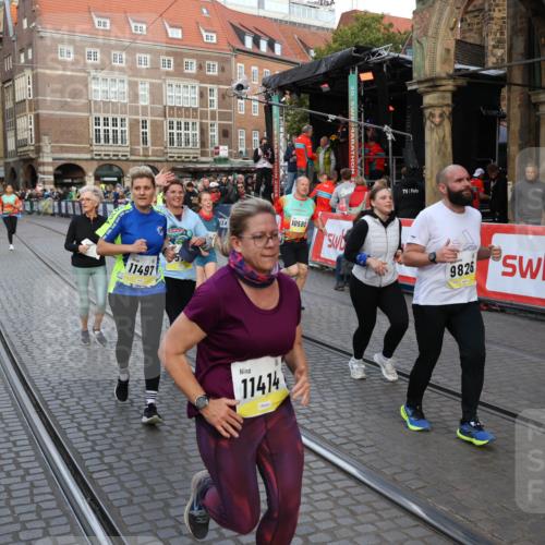 05.10.2025 - 20. swb-Marathon Bremen Yannick Fuchs http://msf.ph/oto/9238097 05.10.2025 11:06:56 Ziel 8574, 9321, 9605, 9826, 9942, 10001, 10148, 10168, 10498, 10580, 10747, 10748, 10937, 11355, 11389, 11414, 11497, 11565 meine-sportfotos.de