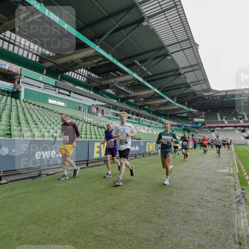 05.10.2025 - 20. swb-Marathon Bremen Michael Burmester http://msf.ph/oto/9238116 05.10.2025 13:01:48 Laufen im Stadion 58, 152, 335, 428, 440, 488, 493, 546, 672, 772, 979, 1030, 1082, 1238, 1256, 1348, 1361, 1452, 1732, 1759, 1856, 1893, 1899, 1933, 1996, 2096, 2102, 2143, 2235, 2245, 2306, 2433, 2555, 2565, 2712, 2796, 2910, 2912, 2918, 2991, 2995, 3053, 3206, 3208, 3387, 3525, 3526, 3662, 3663, 3673, 3877, 3926, 4017, 4018, 4086, 4128, 4329, 4364, 4409, 4444, 4564, 4618, 4705, 4882, 4947, 4980, 5048, 5080, 5150, 5309, 5557, 5570, 5580, 5731, 5752, 5934, 5985, 6082, 6157, 58 meine-sportfotos.de