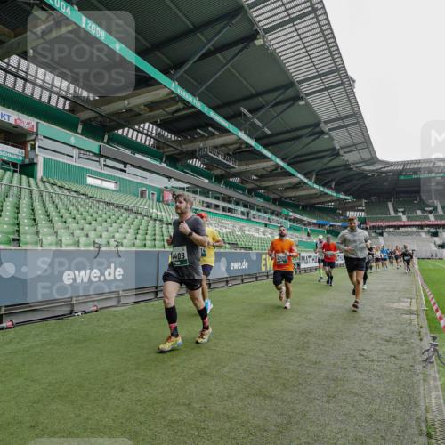 05.10.2025 - 20. swb-Marathon Bremen Michael Burmester http://msf.ph/oto/9238132 05.10.2025 13:01:51 Laufen im Stadion 152, 335, 428, 488, 493, 546, 672, 772, 979, 1030, 1082, 1256, 1348, 1361, 1452, 1732, 1744, 1759, 1856, 1893, 1899, 1924, 1933, 1996, 2096, 2102, 2143, 2235, 2245, 2306, 2433, 2555, 2565, 2796, 2910, 2912, 2918, 2991, 2995, 3053, 3206, 3208, 3387, 3525, 3526, 3662, 3663, 3673, 3877, 3926, 3930, 4017, 4018, 4086, 4329, 4364, 4409, 4444, 4564, 4618, 4705, 4882, 4947, 4980, 5080, 5150, 5309, 5557, 5570, 5580, 5731, 5893, 5934, 5985, 6082, 6157, 58, 440 meine-sportfotos.de