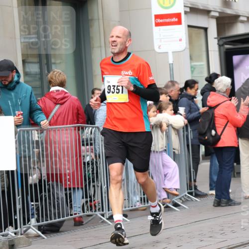 05.10.2025 - 20. swb-Marathon Bremen Strokosch-Dieckow http://msf.ph/oto/9238158 05.10.2025 10:46:01 Ziel 9207, 9351, 9362, 9400, 9921, 11167, 11446, 11462, 9207, 9351, 9362, 9400, 9921, 11167, 11446, 11462 meine-sportfotos.de