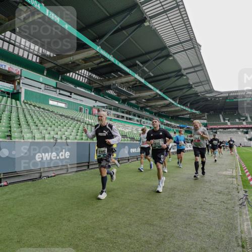 05.10.2025 - 20. swb-Marathon Bremen Michael Burmester http://msf.ph/oto/9238172 05.10.2025 13:01:57 Laufen im Stadion 152, 335, 428, 493, 546, 672, 772, 843, 979, 1030, 1256, 1348, 1361, 1452, 1732, 1744, 1759, 1856, 1893, 1899, 1924, 1933, 1996, 2096, 2102, 2143, 2245, 2272, 2306, 2433, 2555, 2565, 2796, 2910, 2912, 2918, 2991, 3053, 3206, 3208, 3217, 3387, 3525, 3526, 3662, 3663, 3673, 3861, 3877, 3926, 3930, 4017, 4018, 4086, 4329, 4364, 4409, 4444, 4477, 4564, 4618, 4705, 4882, 4947, 4980, 5150, 5309, 5557, 5570, 5580, 5731, 5893, 5934, 6157, 6328, 6382, 58, 440 meine-sportfotos.de