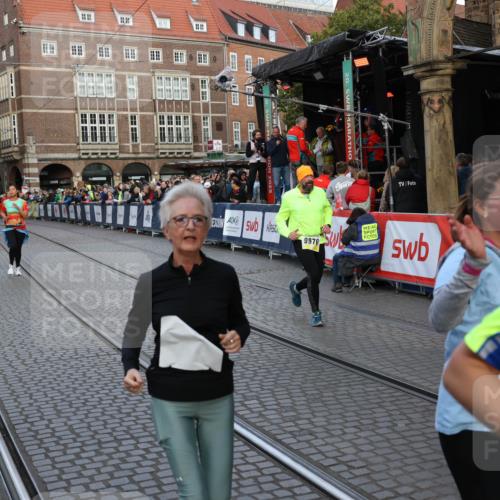 05.10.2025 - 20. swb-Marathon Bremen Yannick Fuchs http://msf.ph/oto/9238192 05.10.2025 11:06:58 Ziel 8574, 9321, 9605, 9826, 9942, 9976, 10001, 10148, 10168, 10498, 10580, 10747, 10748, 10937, 11355, 11389, 11414, 11497, 11565 meine-sportfotos.de