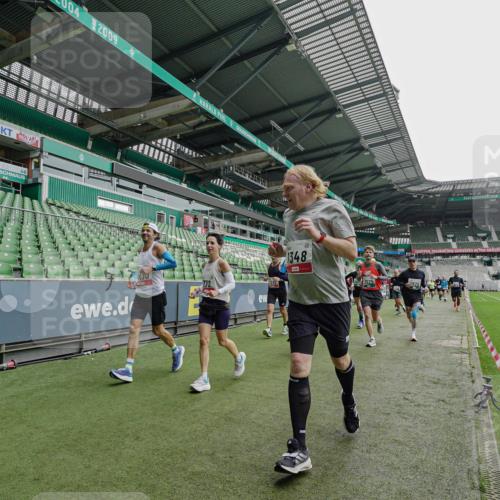 05.10.2025 - 20. swb-Marathon Bremen Michael Burmester http://msf.ph/oto/9238194 05.10.2025 13:01:59 Laufen im Stadion 152, 335, 428, 493, 546, 672, 772, 843, 979, 1030, 1256, 1348, 1361, 1452, 1732, 1744, 1759, 1856, 1893, 1899, 1924, 1933, 1996, 2096, 2102, 2143, 2245, 2272, 2306, 2433, 2555, 2565, 2796, 2910, 2912, 2918, 2991, 3053, 3206, 3208, 3217, 3387, 3525, 3526, 3662, 3663, 3673, 3861, 3877, 3926, 3930, 4017, 4018, 4086, 4364, 4409, 4444, 4477, 4564, 4618, 4688, 4705, 4847, 4882, 4947, 4980, 5150, 5309, 5557, 5570, 5580, 5731, 5893, 5934, 6157, 6328, 6382, 58, 440 meine-sportfotos.de
