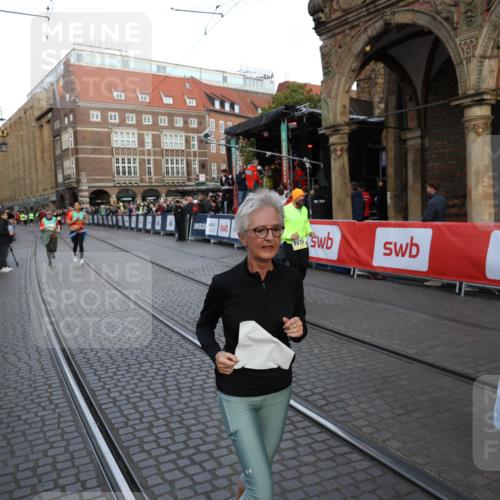 05.10.2025 - 20. swb-Marathon Bremen Yannick Fuchs http://msf.ph/oto/9238202 05.10.2025 11:06:58 Ziel 8574, 9321, 9605, 9826, 9942, 9976, 10001, 10148, 10168, 10498, 10580, 10747, 10748, 10937, 11355, 11389, 11414, 11497, 11565 meine-sportfotos.de