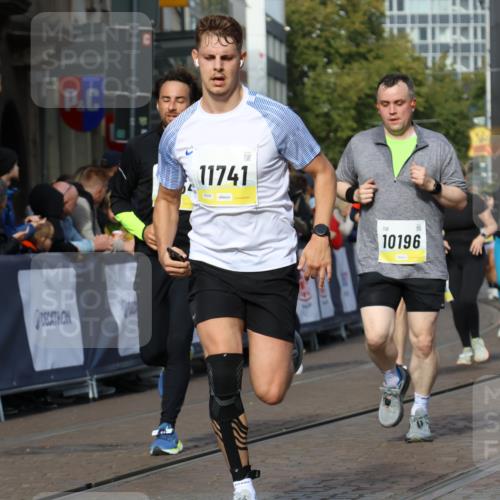 05.10.2025 - 20. swb-Marathon Bremen Strokosch-Dieckow http://msf.ph/oto/9238207 05.10.2025 10:56:16 Ziel 9258, 9855, 10028, 10191, 10196, 10424, 10590, 10992, 11364, 11554, 11630, 11662, 11741 meine-sportfotos.de