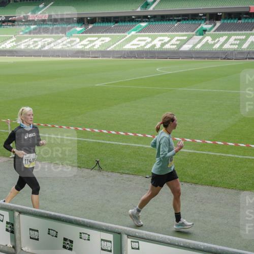 05.10.2025 - 20. swb-Marathon Bremen Michael Burmester http://msf.ph/oto/9238221 05.10.2025 10:33:32 Laufen im Stadion 5172, 7077, 9000, 9195, 9197, 9221, 9258, 9260, 9282, 9295, 9359, 9367, 9392, 9402, 9424, 9461, 9492, 9520, 9529, 9539, 9541, 9560, 9569, 9570, 9574, 9577, 9633, 9654, 9703, 9717, 9811, 9835, 9855, 9856, 9900, 9918, 9933, 9935, 9950, 10008, 10015, 10032, 10034, 10042, 10180, 10232, 10233, 10234, 10253, 10256, 10287, 10302, 10307, 10323, 10387, 10394, 10402, 10475, 10484, 10533, 10546, 10591, 10755, 10758, 10794, 10915, 10992, 7165, 9295, 9407, 9461 meine-sportfotos.de