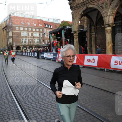 05.10.2025 - 20. swb-Marathon Bremen Yannick Fuchs http://msf.ph/oto/9238224 05.10.2025 11:06:58 Ziel 8574, 9321, 9605, 9826, 9942, 9976, 10001, 10148, 10168, 10498, 10580, 10747, 10748, 10937, 11355, 11389, 11414, 11497, 11565 meine-sportfotos.de