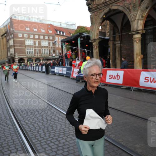 05.10.2025 - 20. swb-Marathon Bremen Yannick Fuchs http://msf.ph/oto/9238232 05.10.2025 11:06:58 Ziel 8574, 9321, 9605, 9826, 9942, 9976, 10001, 10148, 10168, 10498, 10580, 10747, 10748, 10937, 11355, 11389, 11414, 11497, 11565 meine-sportfotos.de